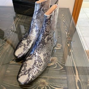 Gorgeous JCrew Booties, Silver and Black Embossed Size 8.5 (they fit like an 8)